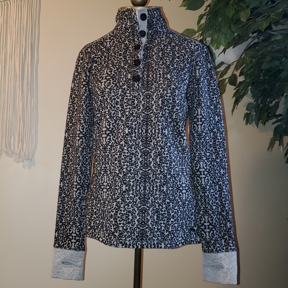 KAVU Womens Lopez Pullover with Thumb Loops Medium